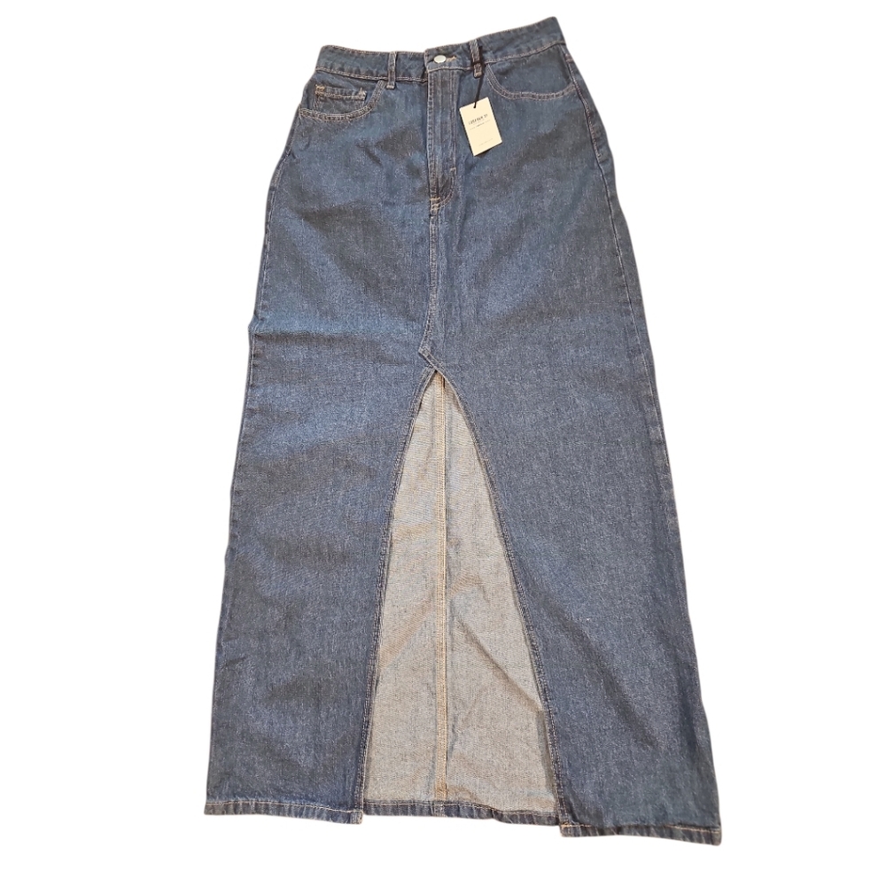 Forever 21 Long Denim Medium Wash Skirt With Cut Opening In The Middle Sz M NWT
